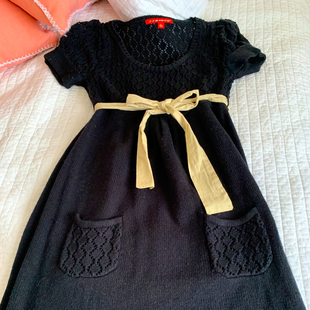 Black “knit like” dress. Tie @ waist perfect touch